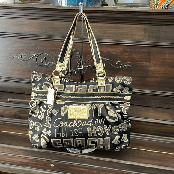 Handbags - COACH POPPY BAG EUC